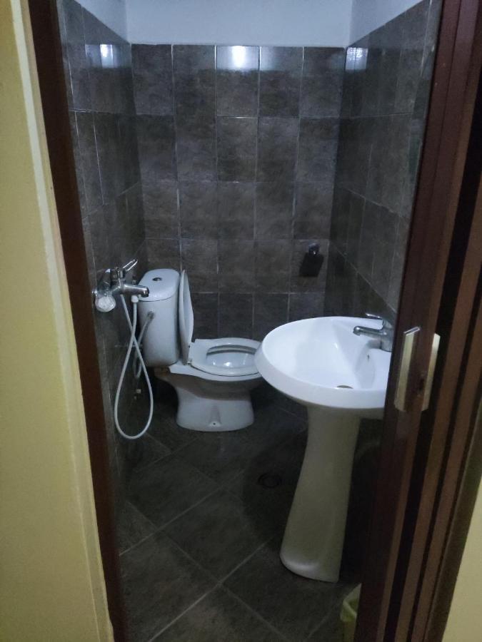 Hotel Dafina Tirana Exterior foto