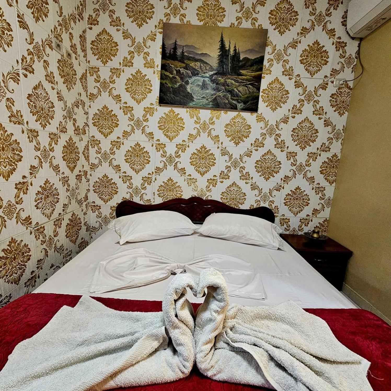 Hotel Dafina Tirana Exterior foto
