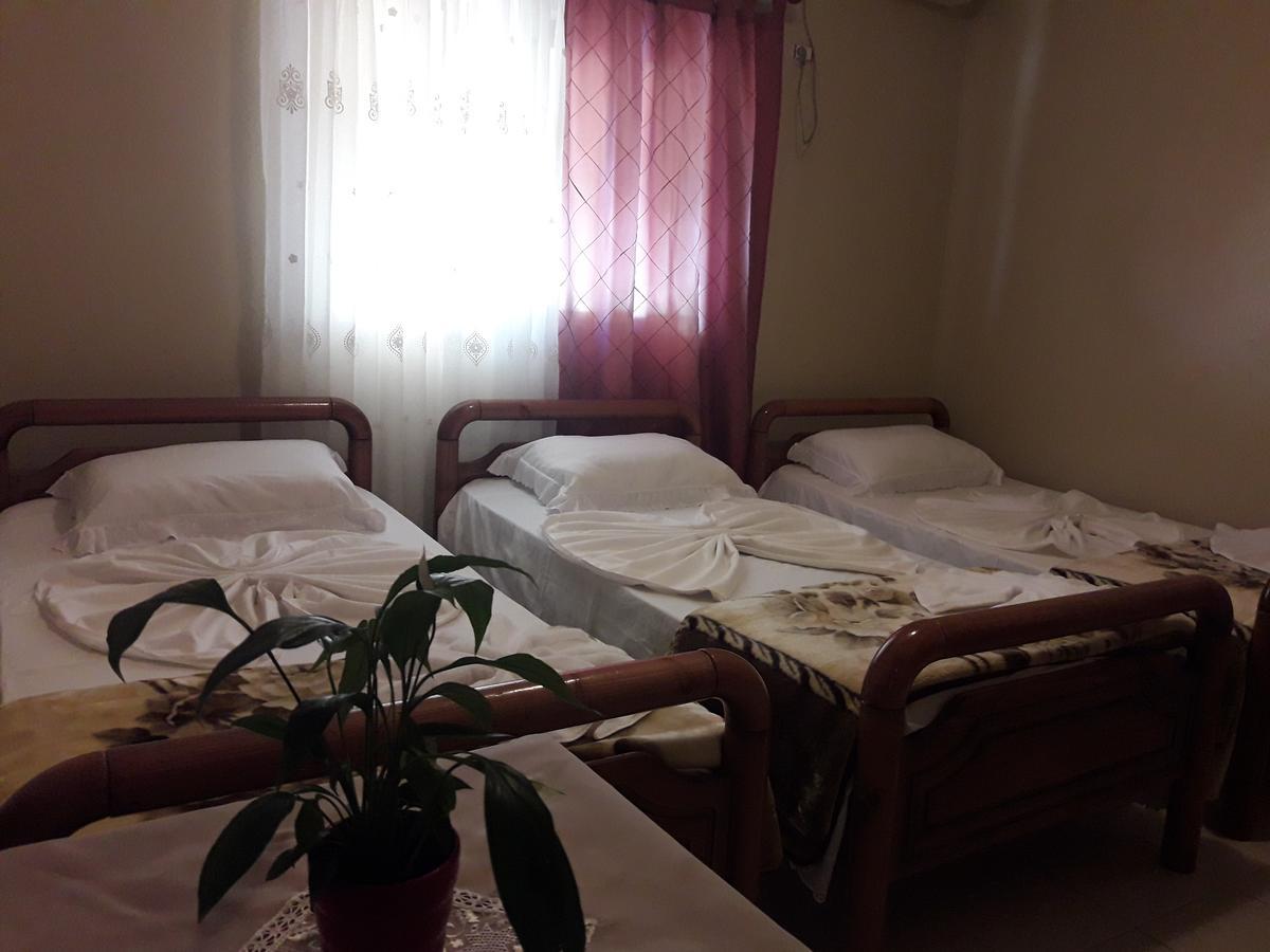 Hotel Dafina Tirana Exterior foto